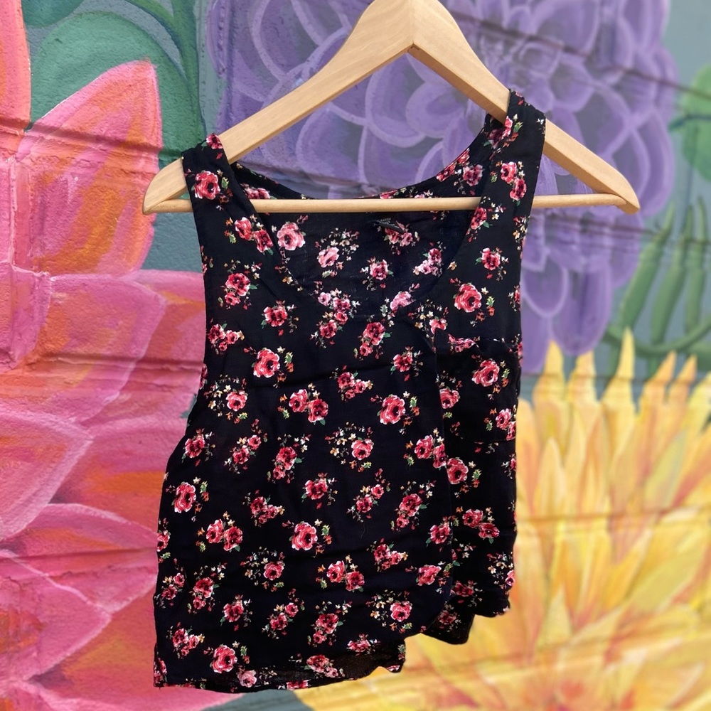Float floral crop top by Timing
